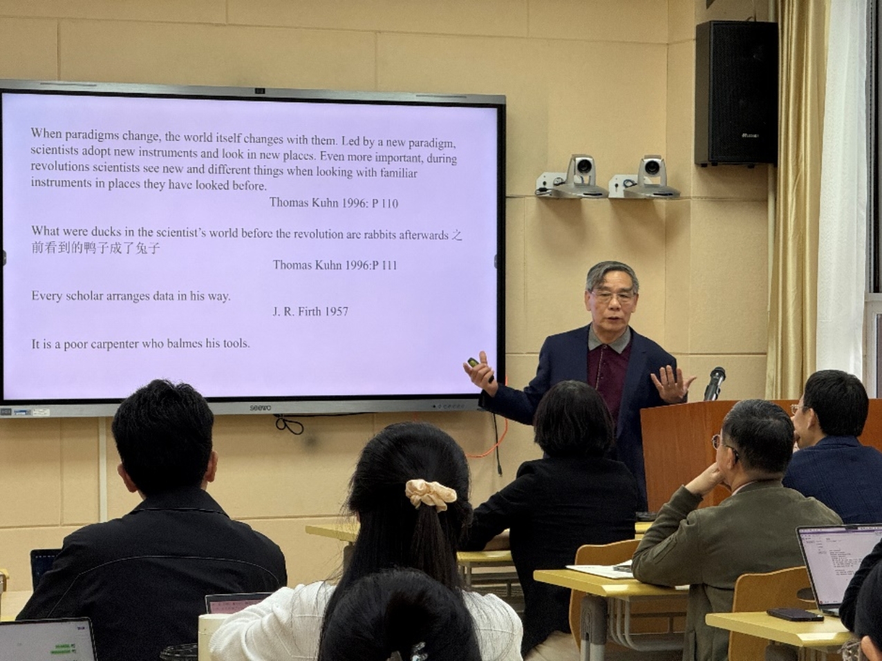 图片包含 人, 男人, 人们, 一群

AI 生成的内容可能不正确。